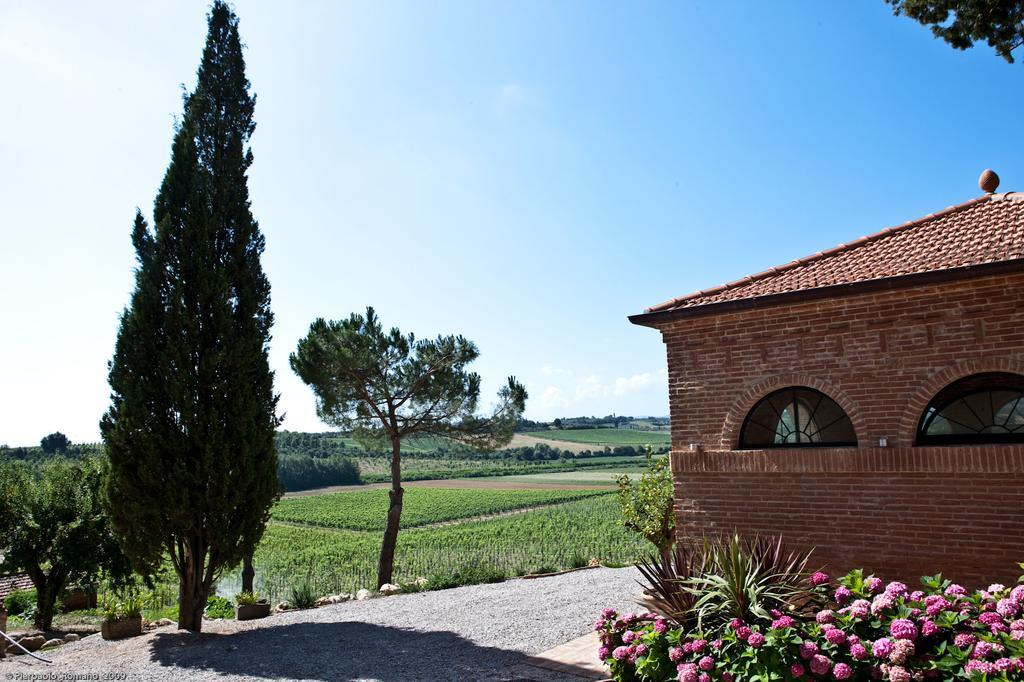 Tenuta Di Petriolo Guest House Torrita di Siena Bagian luar foto