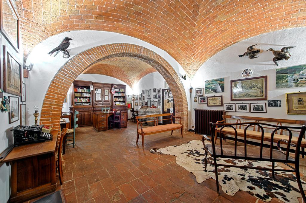 Tenuta Di Petriolo Guest House Torrita di Siena Bagian luar foto