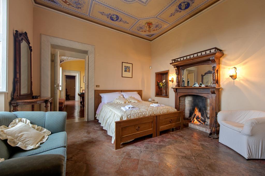 Tenuta Di Petriolo Guest House Torrita di Siena Bagian luar foto