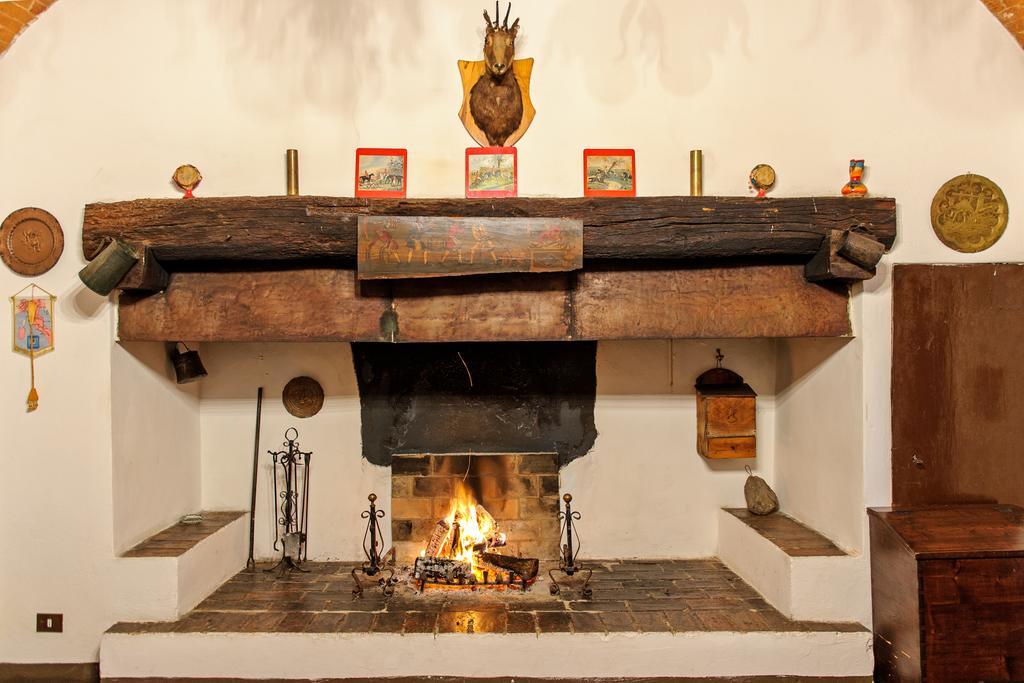 Tenuta Di Petriolo Guest House Torrita di Siena Bagian luar foto
